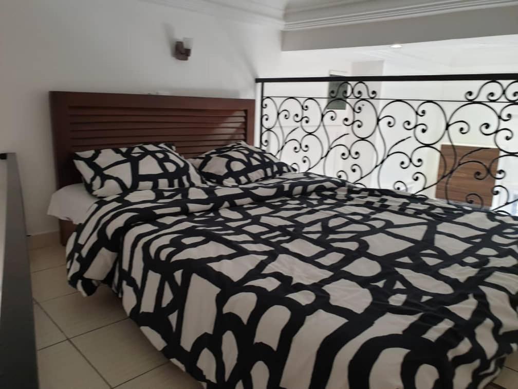 Eve Home Yaounde Bagian luar foto